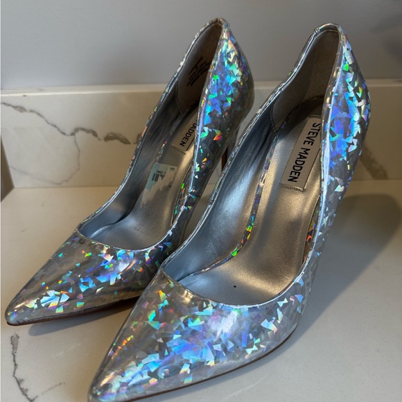 Steve Madden Silver Holographic Heels - Picture 5 of 8